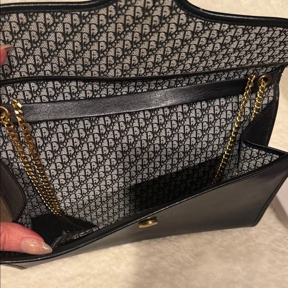 Dior Vintage Elegant Black Leather Shoulder Bag EXCELLENT
